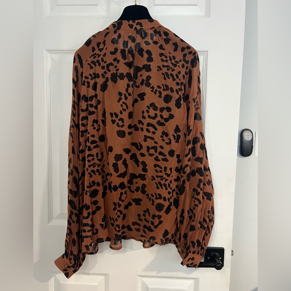 Part Two Leopard animal print key hole TALIPW BLOUSE size 40 excellent condition - Picture 8 of 13